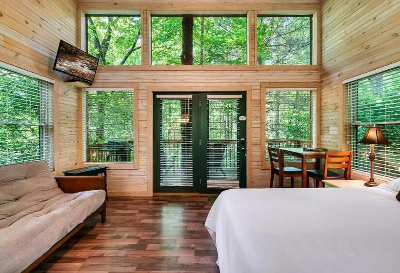 스탠다드 룸 킹사이즈 침대, Rivers Edge Treehouses