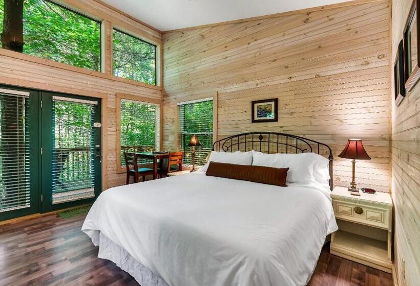 스탠다드 룸 킹사이즈 침대, Rivers Edge Treehouses
