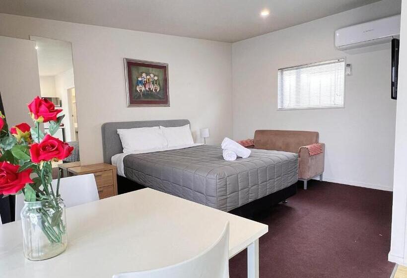 استودیوی استاندارد, Morrinsville Motel
