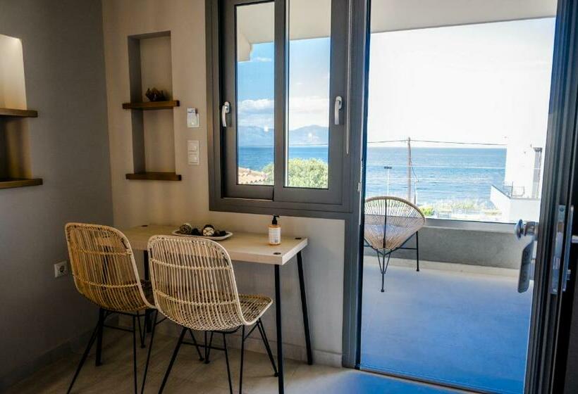 Люкс Вид на Море, Theros Suites