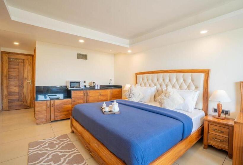סוויטת ג'וניור עם מרפסת, Perfectstayz Mokshada Suites