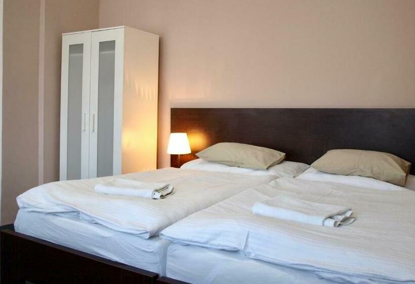 Camera Standard Bagno Condiviso, Pension Village