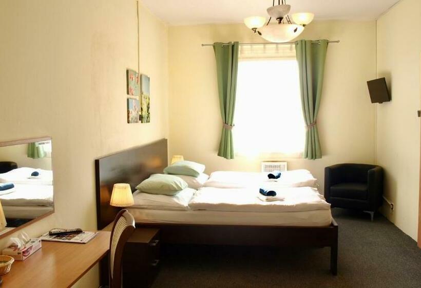 Camera Standard Bagno Condiviso, Pension Village