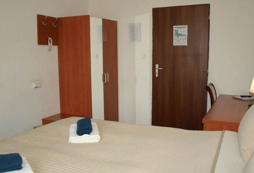 Camera Standard Bagno Condiviso, Pension Village