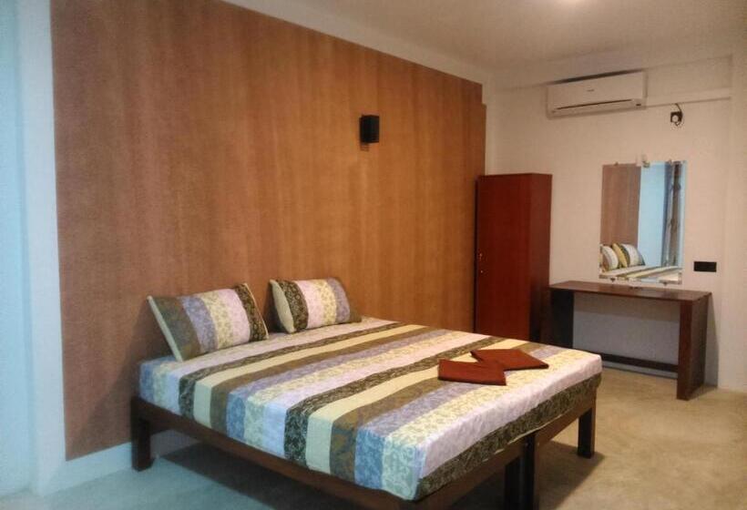 Economy Room, Saara Beach