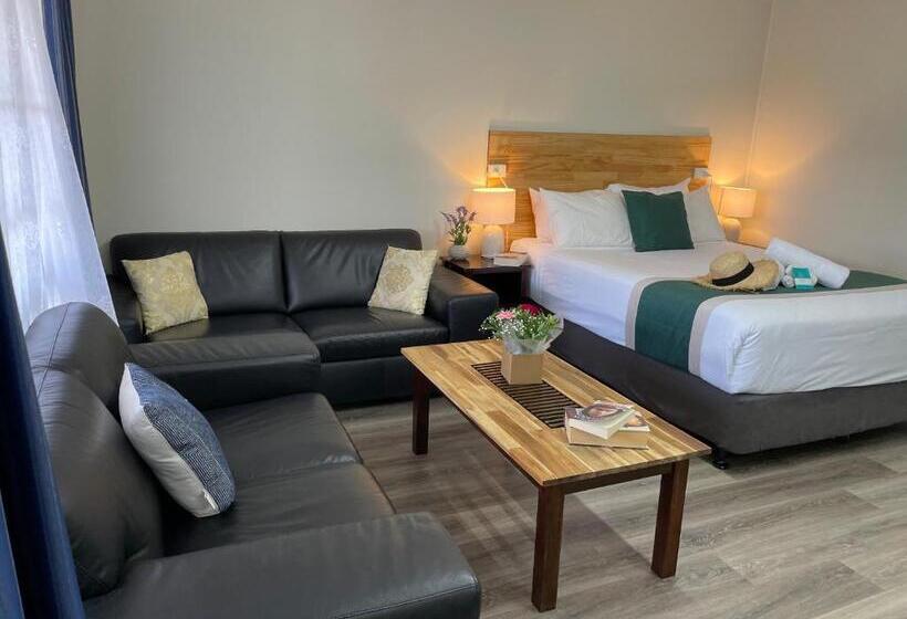 デラックススタジオ, Highway Motor Inn Taree