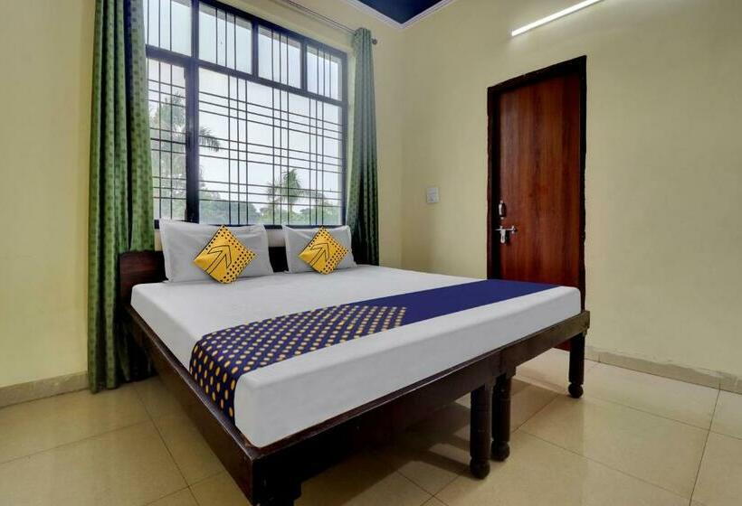 Трехместный Номер Классика, Spot On Atithi Guest House