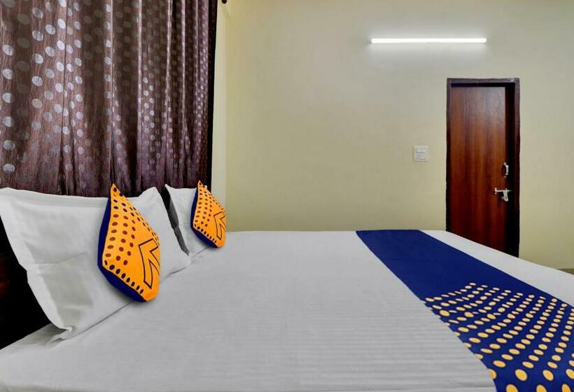 Трехместный Номер Классика, Spot On Atithi Guest House