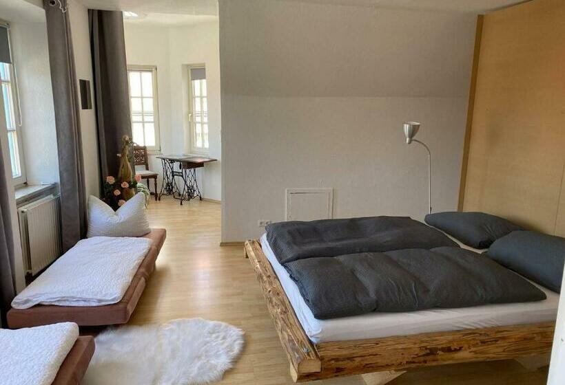 Семейный Номер, Room In Apartment   Schlummern Wie Dornroschenrapunzel Im Schlosschen