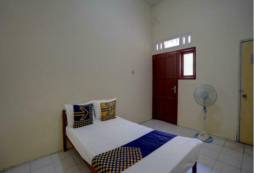 Номер Economy, Spot On 92902 Sunyoto Homestay Syariah