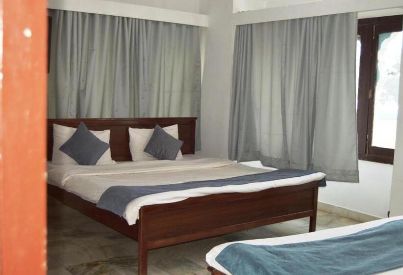 Четырехместный Номер Стандарт, The Jh Hotel Mountabu   200 Mtrs From Nakki Lake