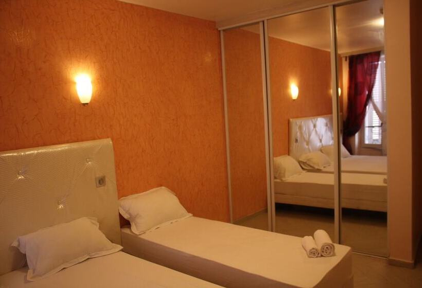 اتاق استاندارد سه نفره, Arcotel Cannes 4 Minutes Du Palais Des Festivals   New Management New Team   Old Revievv