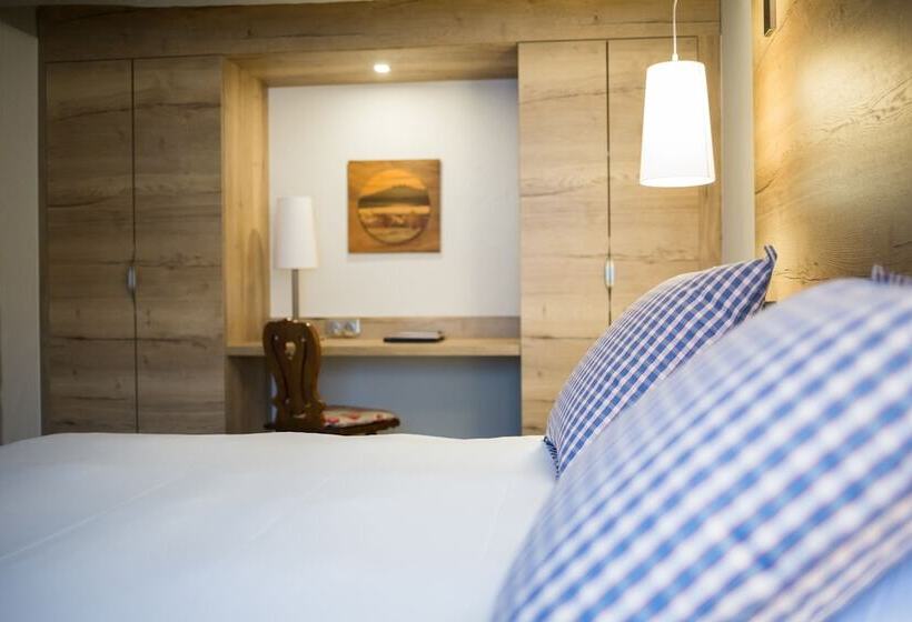 Полулюкс, L'auberge Du Cheval Blanc Et Spa