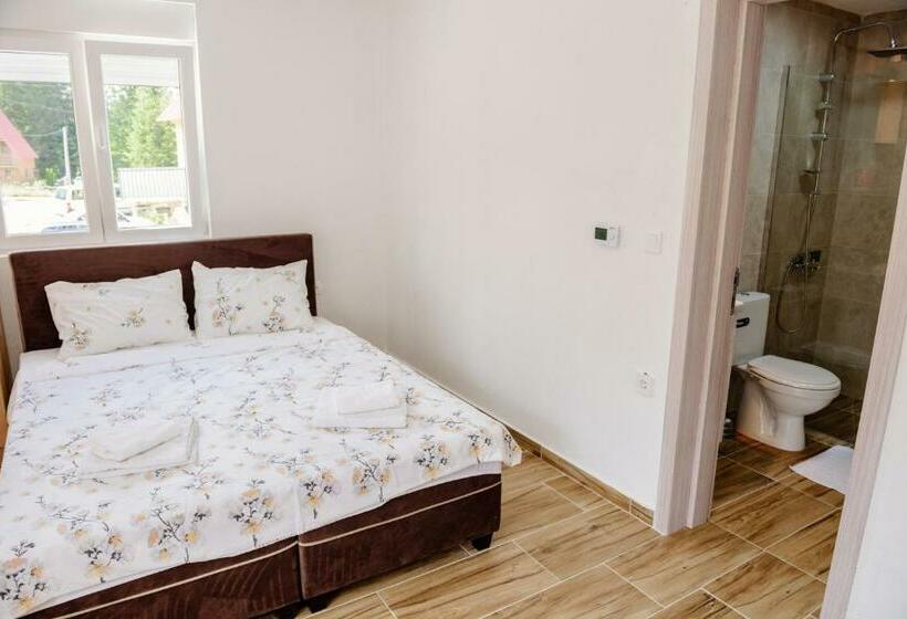 استودیوی استاندارد, Premium Apartments
