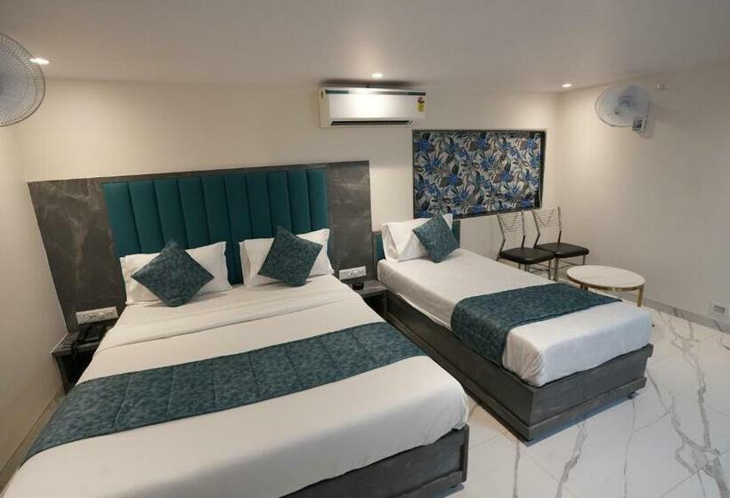 Номер Стандарт Трехместный, Megh Inn