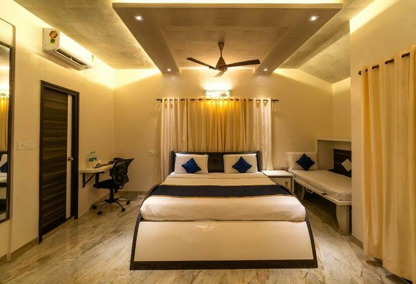 Вилла с 1 спальней и бассейном, The Venue By Seasons Suites @ Yelahanka