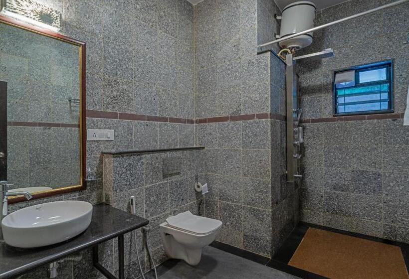 Вилла с 1 спальней и бассейном, The Venue By Seasons Suites @ Yelahanka