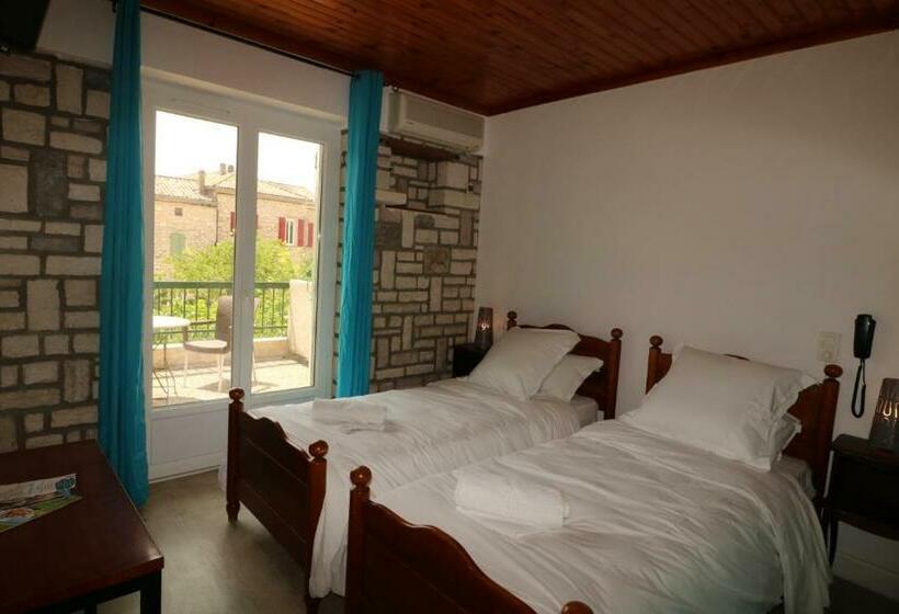 Номер Стандарт, Hôtel De L Aven