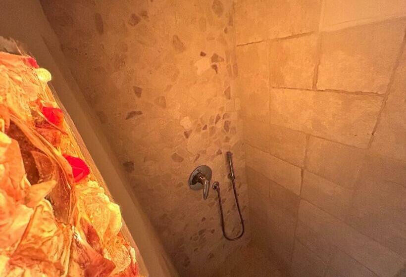 اتاق استاندارد با تخت بزرگ, Monti Mannu Art
