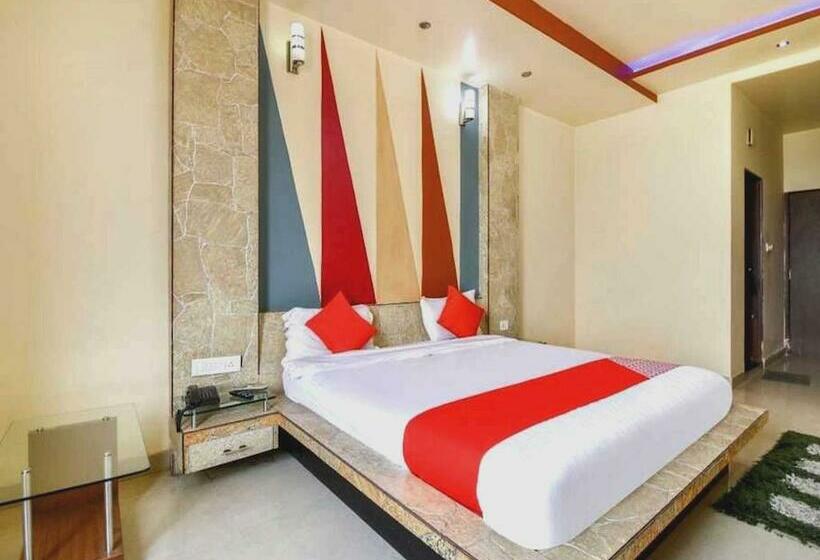三人经典房间, Collection O 7r Resort
