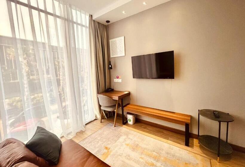 行政套房, Oxy Suites 1 01 At Shop House Meisterstadt Pollux Habibie