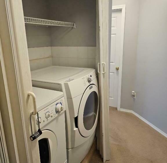 חדר משפחתי, Awesome Guest Suite