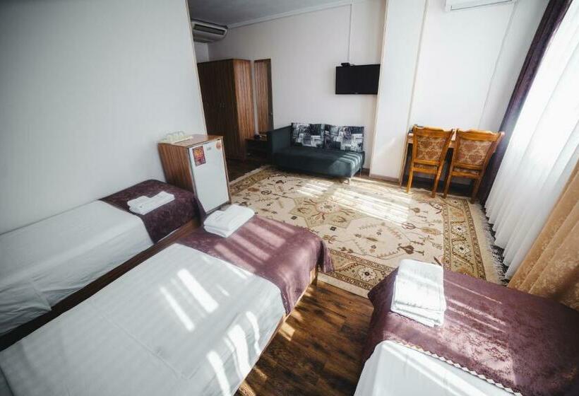 اتاق استاندارد سه نفره, Sunrise Osh