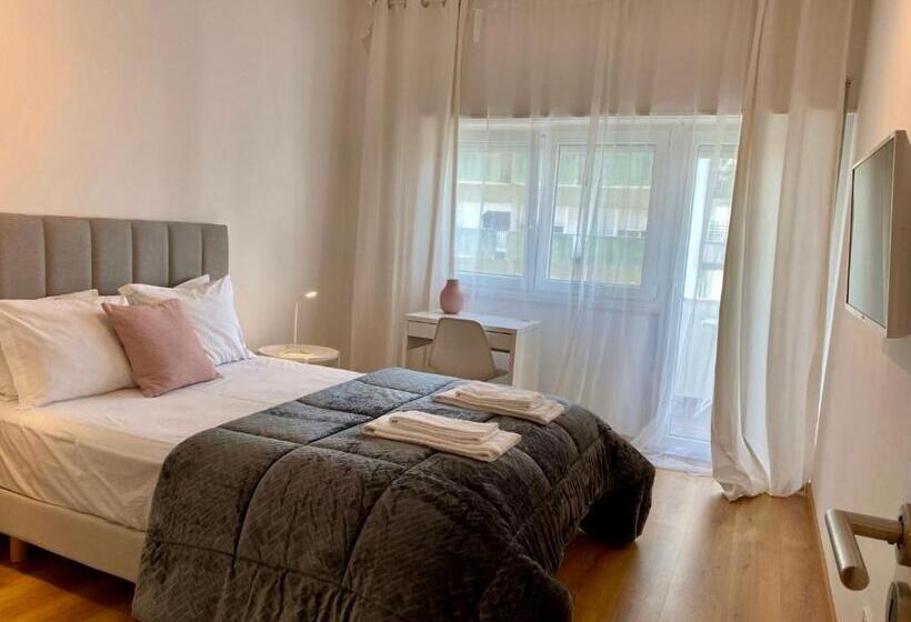 Номер Стандарт с Балконом, Comfortable Bedrooms In Apartment With River View