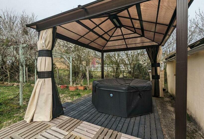 标准间, Guestroom Bouges Le Château, 1 Pièce, 2 Personnes   Fr 1 591 518