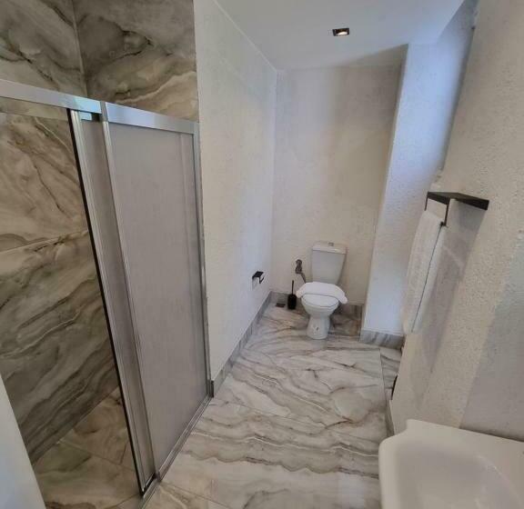 اتاق لوکس سه تخته, Elite Park Hotel & Suites