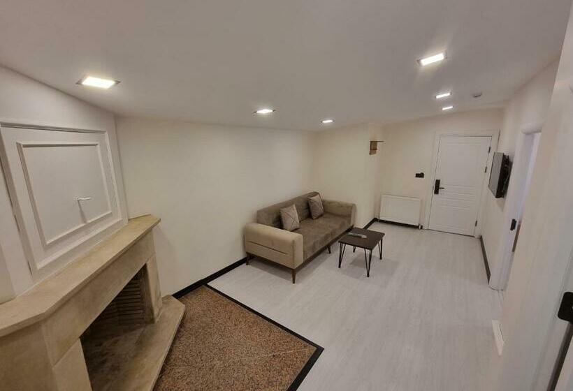 سوئیت با بالکن, Elite Park Hotel & Suites