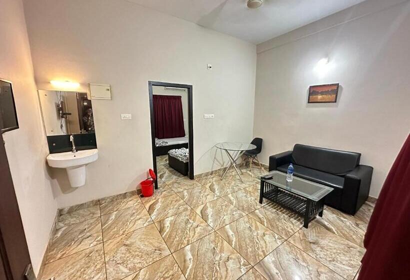 Номер Deluxe, Zahir Residency