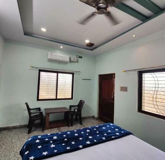 Трехместный Номер Deluxe, Aditya Tourist Home