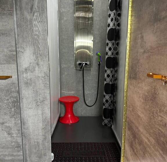 4인용 스탠다드 룸, Dubai Hostel
