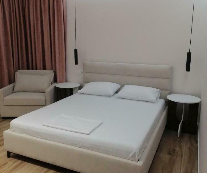 Трехместный Номер Deluxe Вид на Море, Villa Tonia