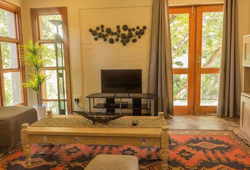 Студия Deluxe, Moonflower Cottages