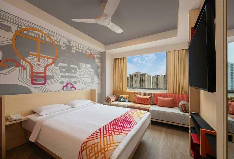 اتاق لوکس با تخت دو نفره بزرگ, Ginger Noida Sector 133