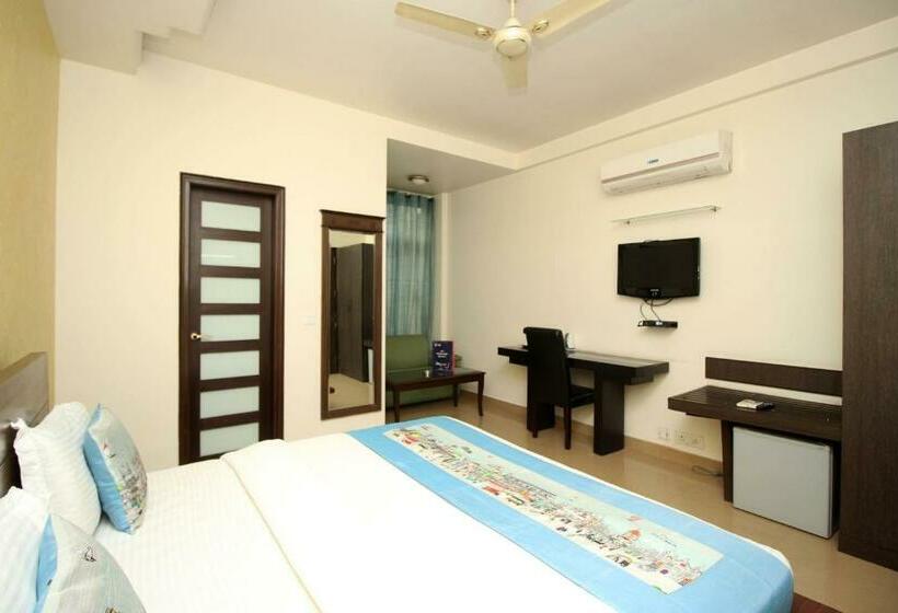 Трехместный Номер Классика, Collection O 8704 Hotel Sakshi