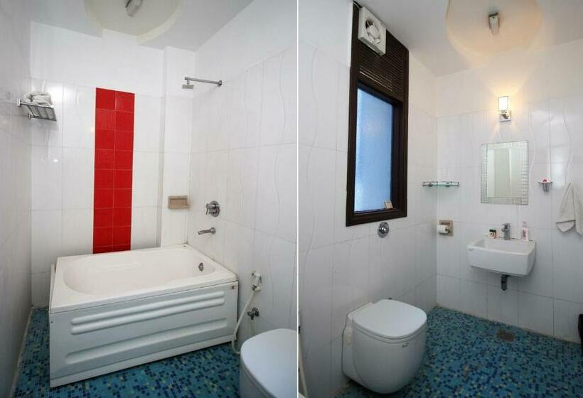 Трехместный Номер Классика, Collection O 8704 Hotel Sakshi