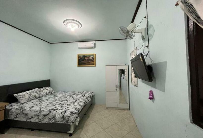 سوییت خانوادگی, Capital O 92615 Villa Utama D Alas Purwo