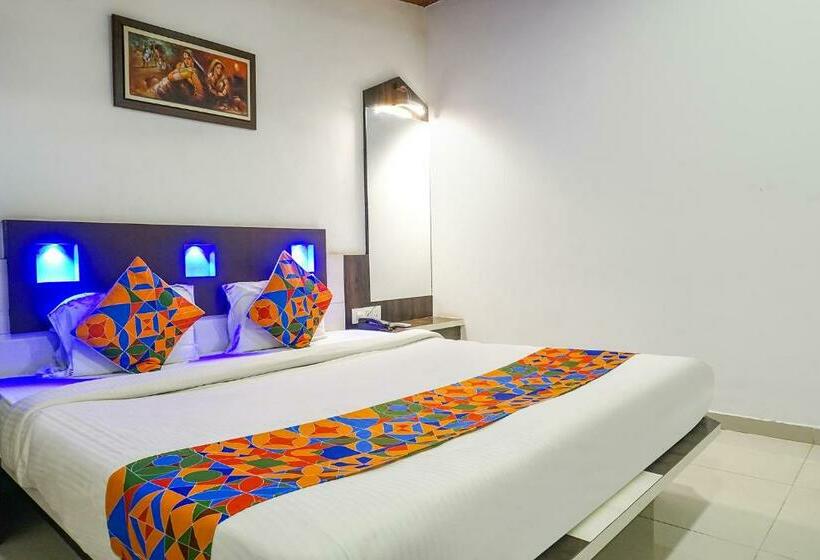 Номер Deluxe, Fabhotel Prime Meera Vatika   Nr Veena Lake