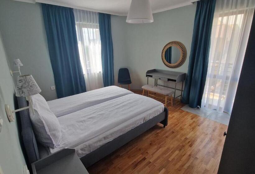 شقة غرفة واحدة, Flowers Apartments