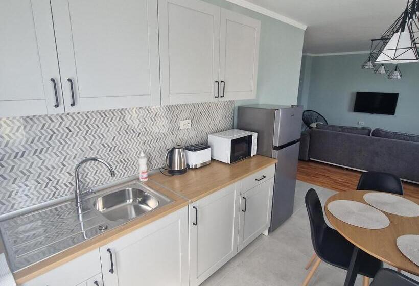 شقة غرفة واحدة, Flowers Apartments