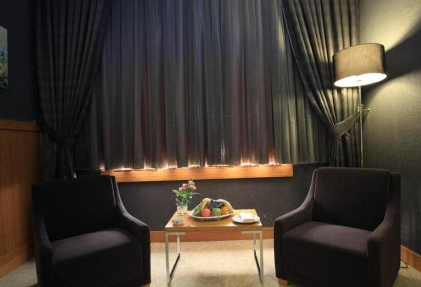 اتاق لوکس با چشم‌انداز شهر, Best Inn Erbil