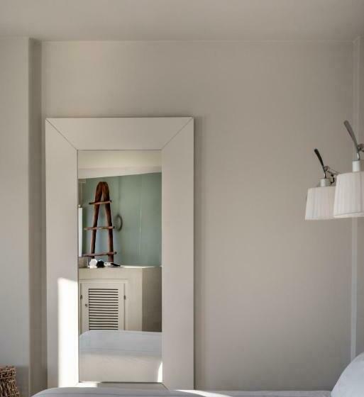 Deluxe люкс с видом, West East Suites