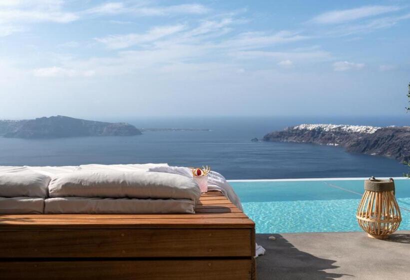 Superior suite with view, West East Suites