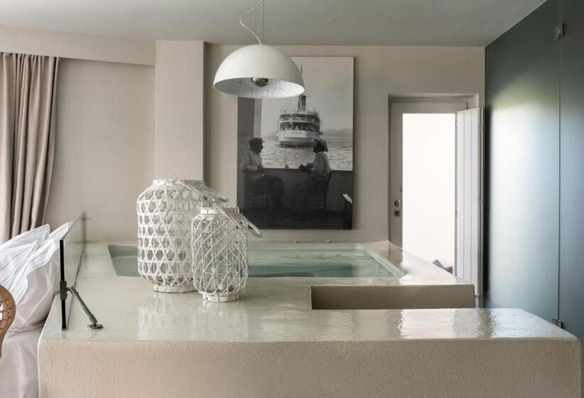 Люкс с Видом, West East Suites