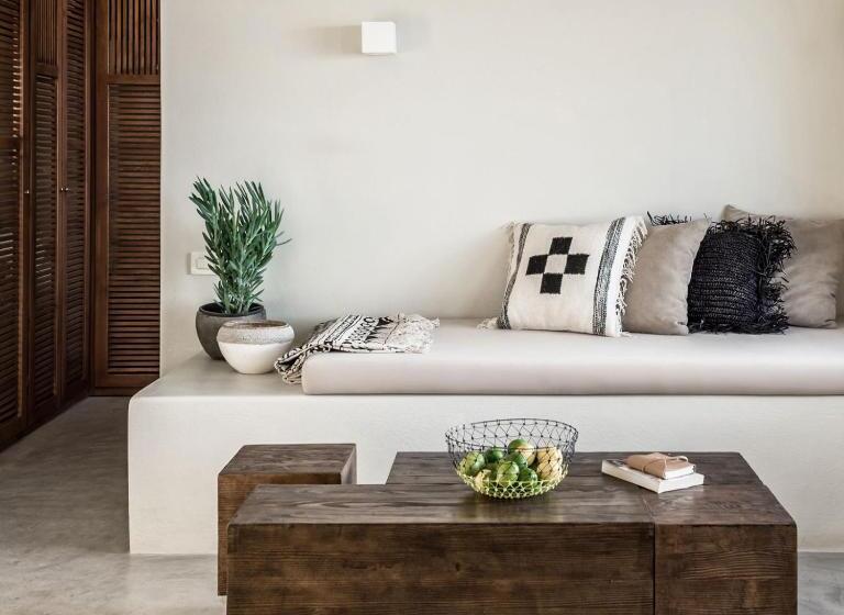 Deluxe люкс с видом, West East Suites