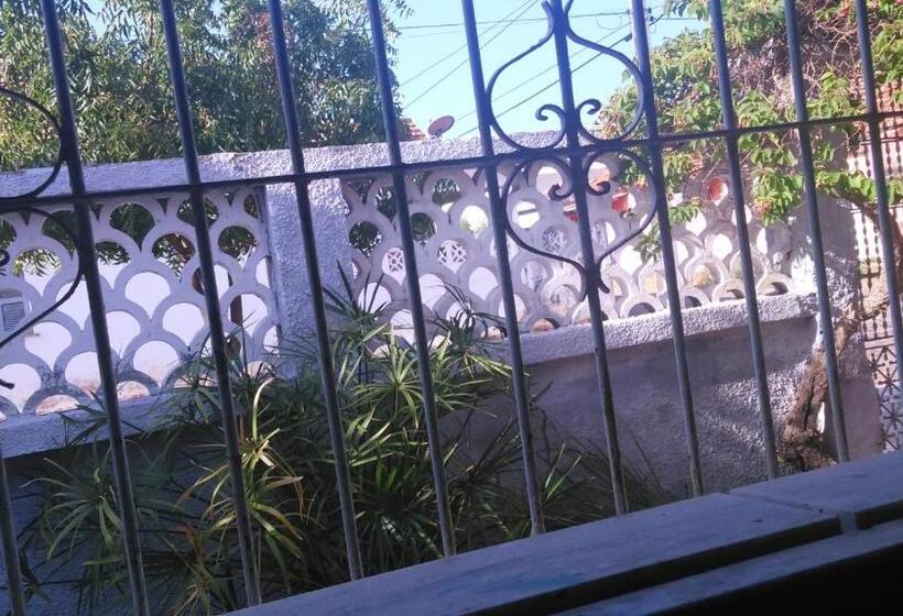 اتاق خانوادگی, Praieiro Hostel Albergue