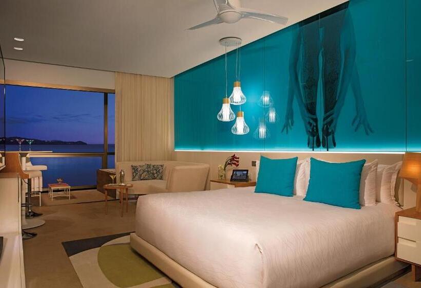 Club Room King Bed, Breathless Montego Bay